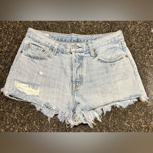 Women’s Levi’s 501 denim button fly jean shorts size 28